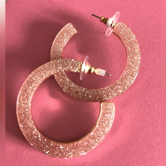 Women’s Hoop earrings, one side beautiful pinkish sparkle, other side gold. - Picture 16 of 16